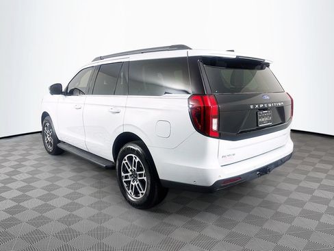 Used 2025 Ford Expedition Active RWD image 5