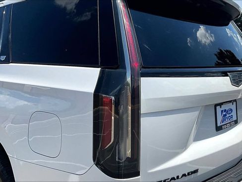 Used 2024 Cadillac Escalade Sport Platinum w/ LPO, ONYX Package AWD/4WD image 32