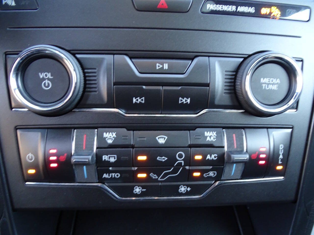 Used 2019 Ford Explorer AWD XLT w/ XLT Sport Appearance Package image 35