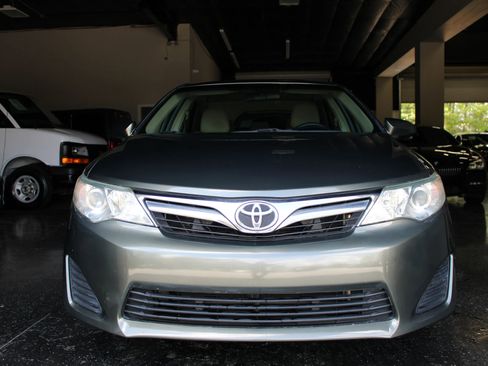 Used 2012 Toyota Camry LE FWD image 8