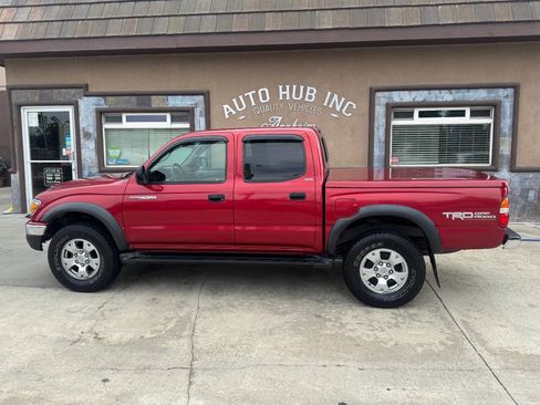Used 2004 Toyota Tacoma PreRunner image 3