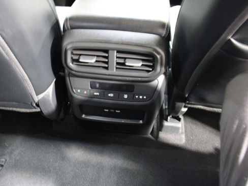 Used 2025 Honda Pilot Touring image 13