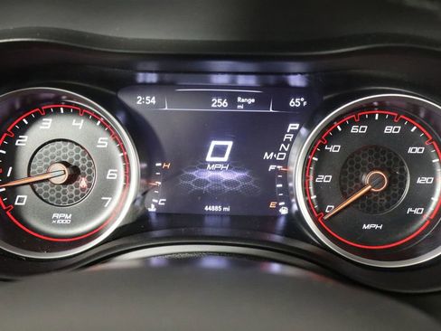Used 2023 Dodge Charger SXT RWD image 11