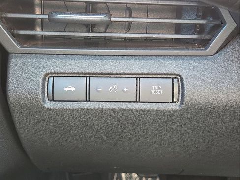 Used 2024 Nissan Altima 2.5 SV image 26