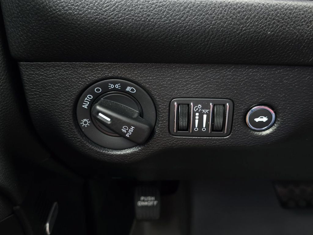 Used 2021 Dodge Challenger R/T Scat Pack RWD image 17