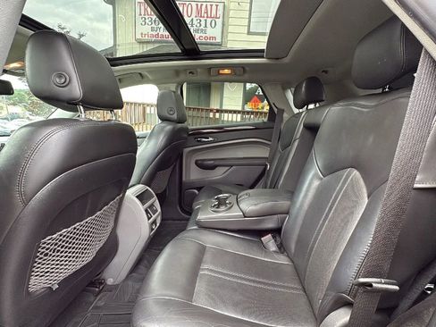 Used 2011 Cadillac SRX Luxury image 14