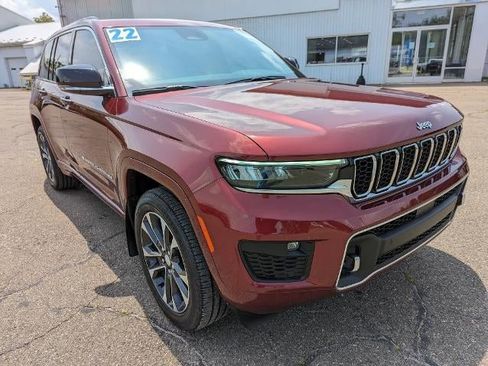 Used 2022 Jeep Grand Cherokee Overland image 3