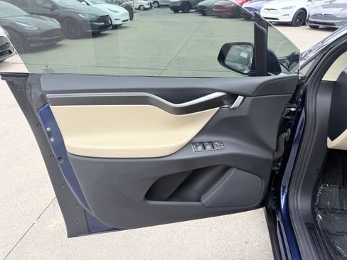 Used 2017 Tesla Model X 75D image 22