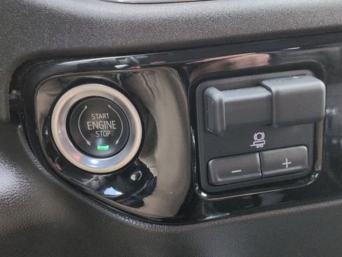 Used 2023 GMC Sierra 1500 Elevation w/ Preferred Package image 19