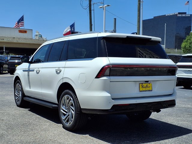 New 2027 Lincoln Navigator Premiere RWD image 6