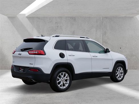 Used 2015 Jeep Cherokee Latitude w/ Cold Weather Group image 3