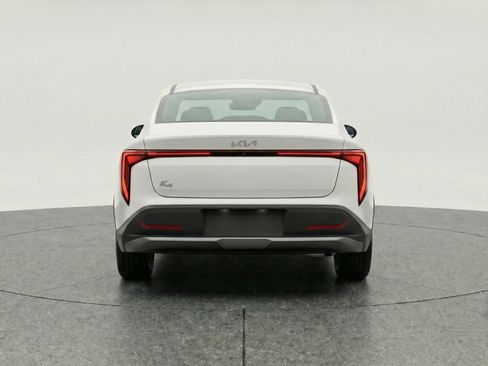 Used 2025 Kia K4 LXS image 7