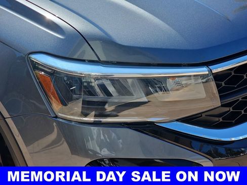 Used 2023 Volkswagen Taos SE FWD image 31