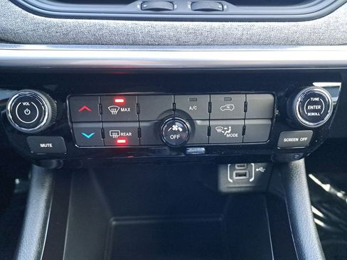 New 2026 Jeep Compass Latitude image 27