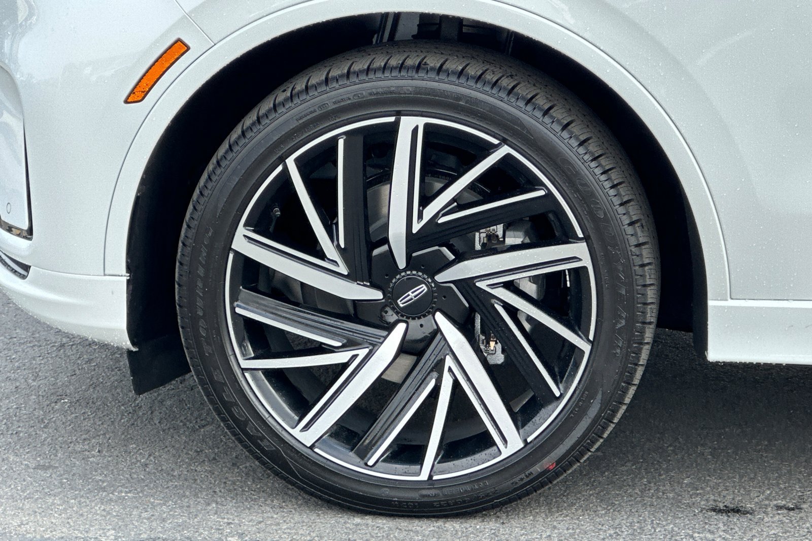 New 2026 Lincoln Aviator Black Label w/ Black Label Special Edition AWD/4WD image 25