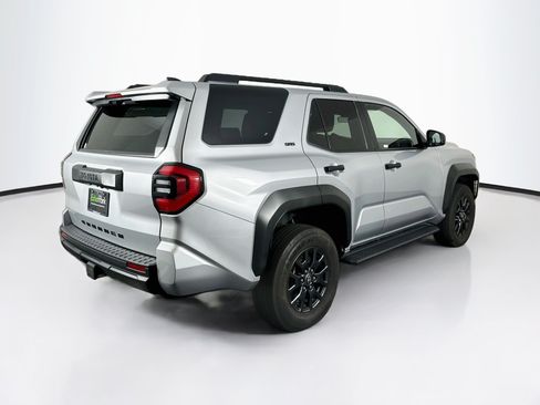 Used 2025 Toyota 4Runner SR5 AWD/4WD image 9