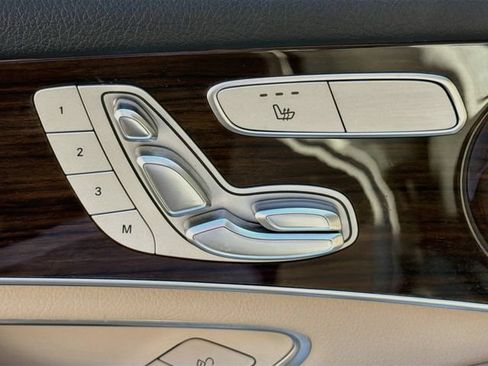 Used 2021 Mercedes-Benz GLC 300 image 24