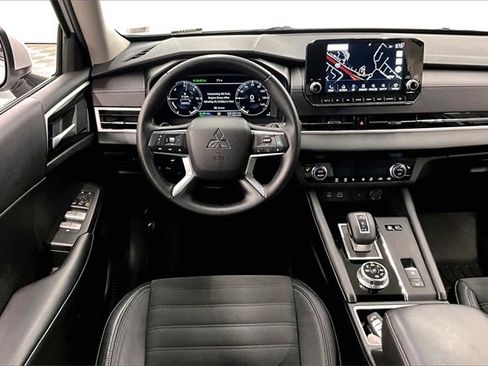 Used 2023 Mitsubishi Outlander Ralliart image 5