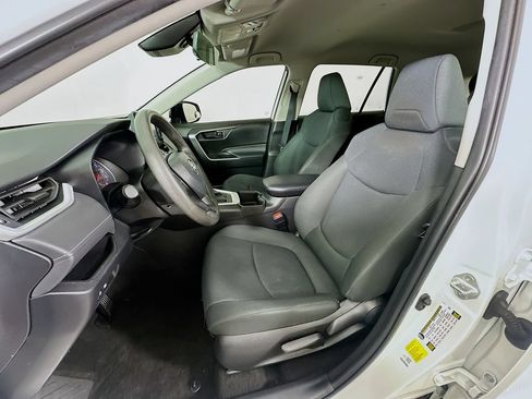 Used 2022 Toyota RAV4 LE FWD image 20