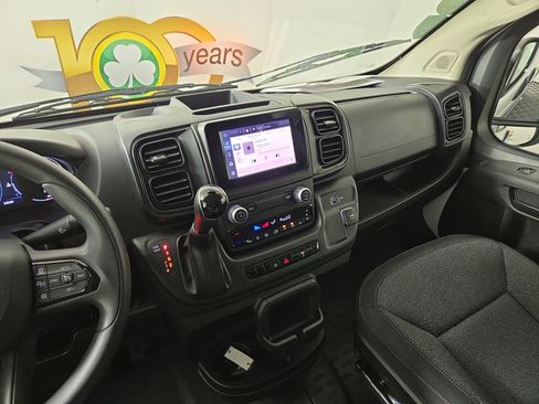 Used 2025 RAM ProMaster 2500 w/ U-Haul Equipment Group FWD image 25