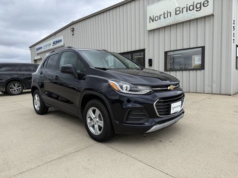 Used 2021 Chevrolet Trax LT w/ LT Convenience Package AWD/4WD image 1