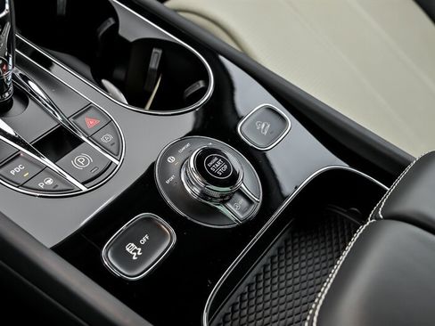 Used 2019 Bentley Bentayga AWD/4WD image 37