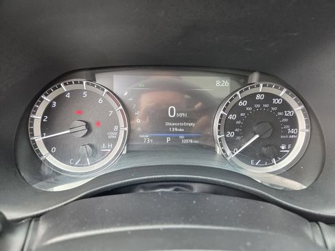 Used 2025 Toyota Highlander XLE image 22