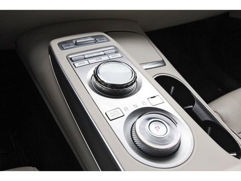 Used 2023 Genesis GV70 2.5T w/ Advanced Package AWD/4WD image 26