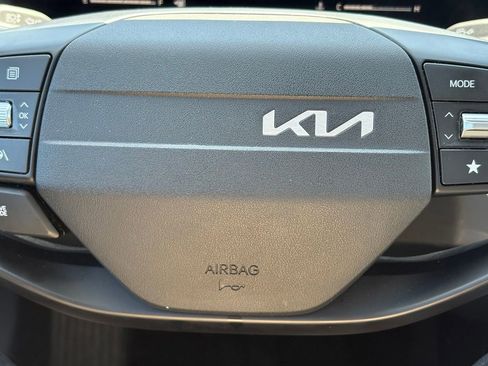 Certified 2025 Kia K4 LXS image 27