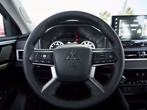 New 2026 Mitsubishi Outlander Trail Edition image 42