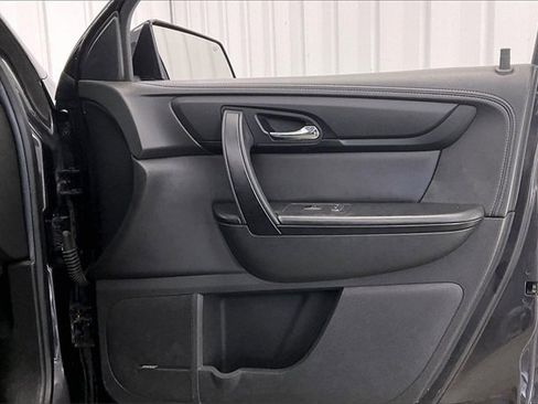 Used 2015 Chevrolet Traverse LT image 21