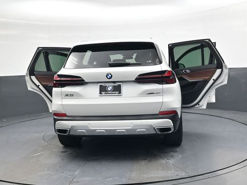 Used 2025 BMW X5 xDrive40i AWD/4WD image 42