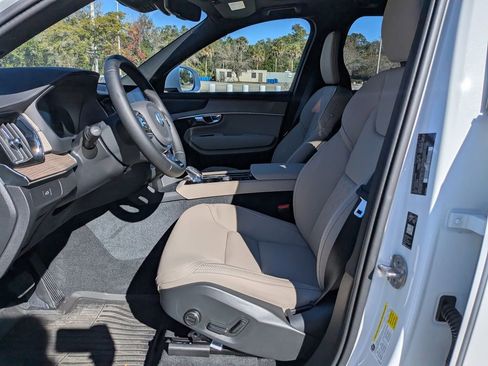 New 2026 Volvo XC90 B6 Plus w/ Protection Package Premier image 2