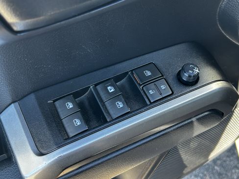 Used 2020 Toyota Tacoma SR5 w/ Technology Package image 23