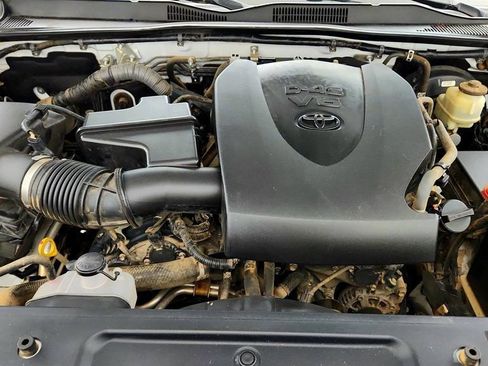 Used 2016 Toyota Tacoma SR5 w/ SR5 Appearance Package (SN) RWD image 25