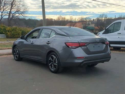 Used 2024 Nissan Sentra SV image 11