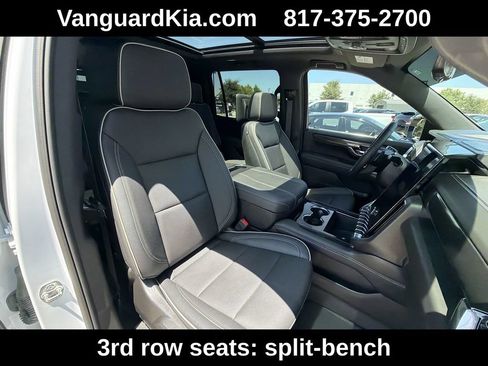 Used 2025 GMC Yukon XL Elevation w/ Elevation Premium Package AWD/4WD image 29