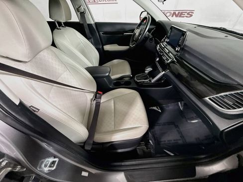 Used 2021 Kia Seltos EX AWD/4WD image 30