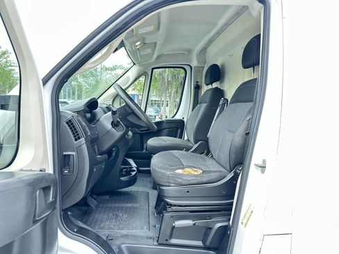 Used 2018 RAM ProMaster 2500 FWD image 2