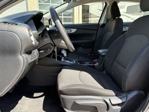 Used 2024 Kia Forte LXS image 12