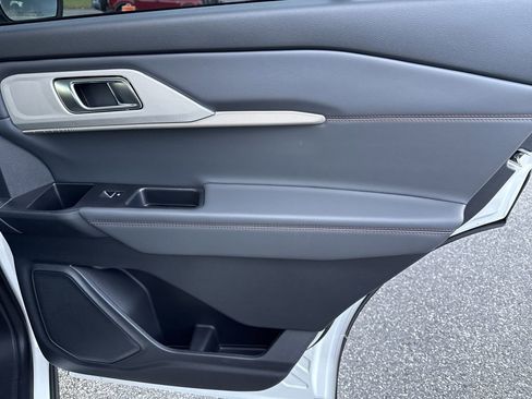 New 2026 Ford Explorer Active w/ Active Comfort Package RWD image 17