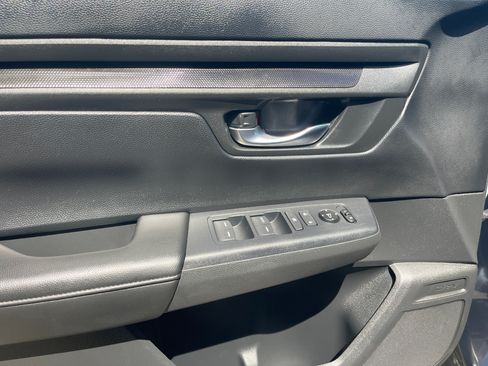 Used 2025 Honda CR-V LX image 9
