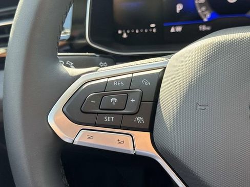 New 2025 Volkswagen Jetta SE FWD image 17