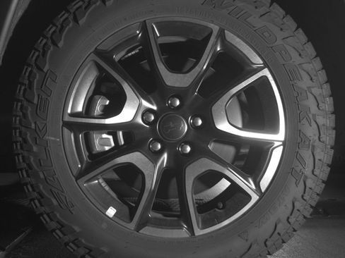 Used 2025 Jeep Compass Trailhawk AWD/4WD image 12