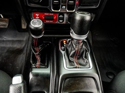 Used 2021 Jeep Wrangler Unlimited Rubicon AWD/4WD image 21