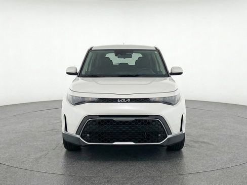 Used 2025 Kia Soul LX w/ LX Technology Package image 2