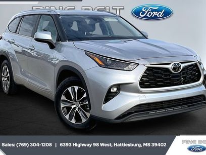 Used 2023 Toyota Highlander XLE