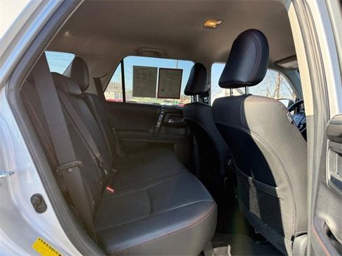 Used 2024 Toyota 4Runner TRD Off-Road Premium image 10