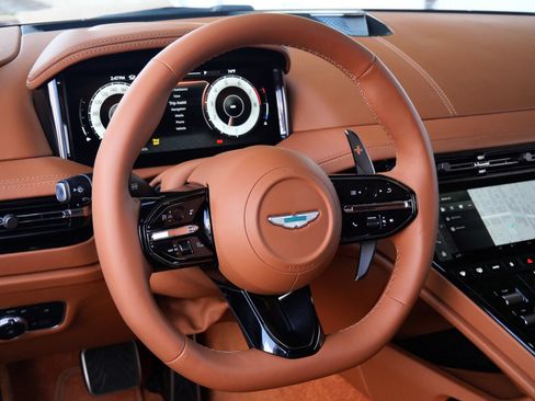 Used 2025 Aston Martin DB12 Coupe RWD image 11
