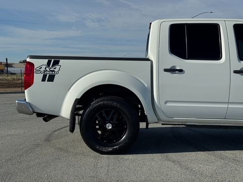 Used 2019 Nissan Frontier SV image 8